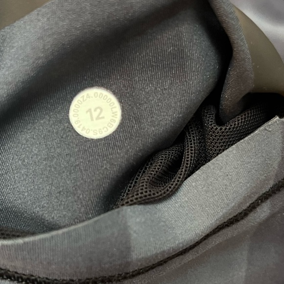 Lululemon In Movement Crop size 12 - Picture 5 of 6